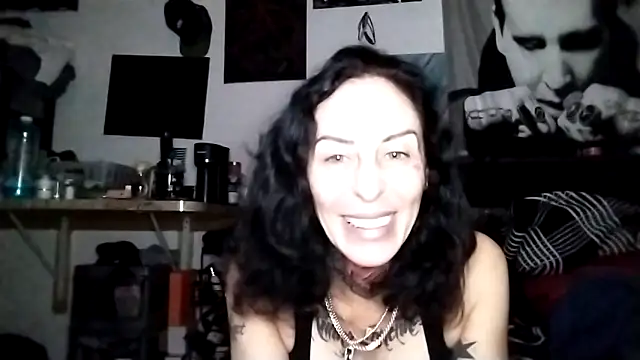 Snapshot of inkdhollow1 chatting on October 8, 2025, 9:07 am inkdhollow1 online show from October 8, 2025, 9:07 am