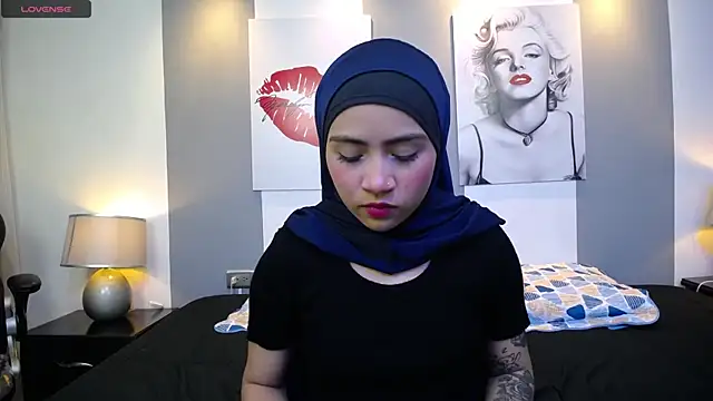 Snapshot of Neesha__ chatting on November 1, 2025, 8:44 pm Neesha online show from November 1, 2025, 8:44 pm