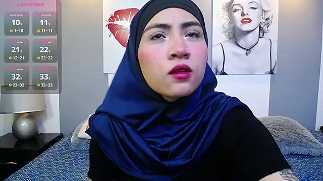 Snapshot of Neesha__ chatting on November 14, 2025, 7:23 pm Neesha online show from November 14, 2025, 7:23 pm