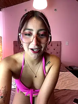 saramooon online show from November 18, 2025, 2:43 pm