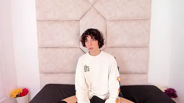 Snapshot of Scaarlett_22_ chatting on October 10, 2025, 7:13 pm Scaarlett 22 online show from October 10, 2025, 7:13 pm