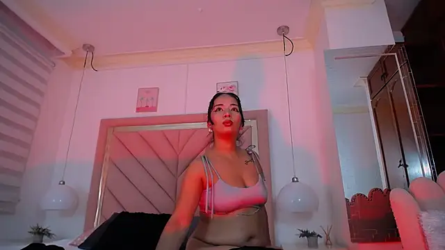 Snapshot of Amara_Martell chatting on October 18, 2025, 3:20 am Amara Martell online show from October 18, 2025, 3:20 am