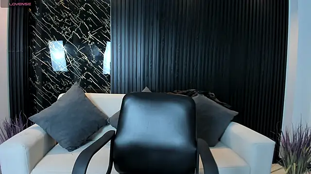 Snapshot of VenusCooper chatting on November 10, 2025, 6:51 pm VenusCooper online show from November 10, 2025, 6:51 pm