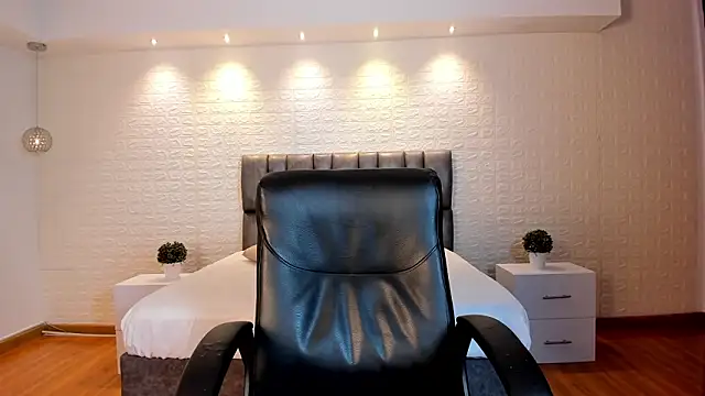 Snapshot of VenusCooper chatting on March 27, 2026, 5:45 pm VenusCooper online show from March 27, 2026, 5:45 pm