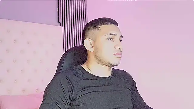 Snapshot of venedic_bull chatting on October 15, 2025, 8:20 pm venedic bull online show from October 15, 2025, 8:20 pm