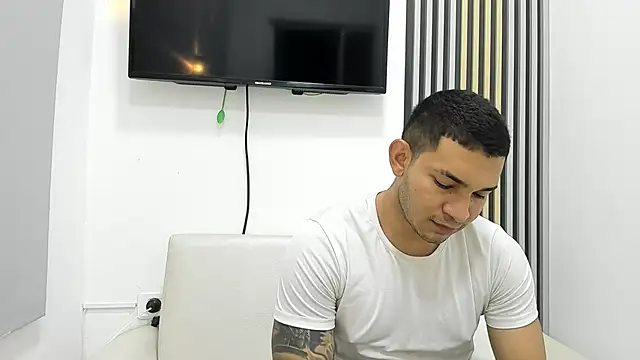 Snapshot of venedic_bull chatting on October 22, 2025, 10:09 pm venedic bull online show from October 22, 2025, 10:09 pm