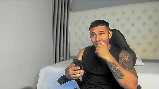 Snapshot of venedic_bull chatting on November 11, 2025, 4:34 am venedic bull online show from November 11, 2025, 4:34 am