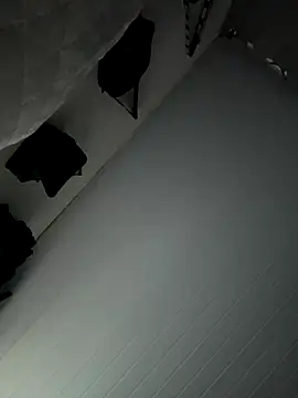 Snapshot of melzinhatxt chatting on December 3, 2025, 7:16 am melzinhatxt online show from December 3, 2025, 7:16 am