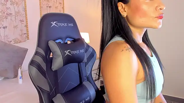 Snapshot of tabata69_ chatting on October 17, 2025, 8:00 pm tabata69 online show from October 17, 2025, 8:00 pm