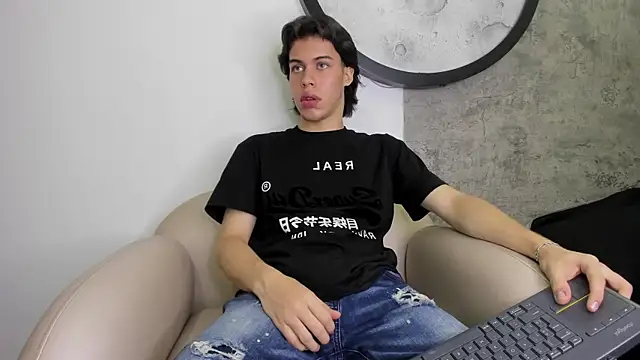 Lucian grey online show from October 4, 2025, 3:48 am