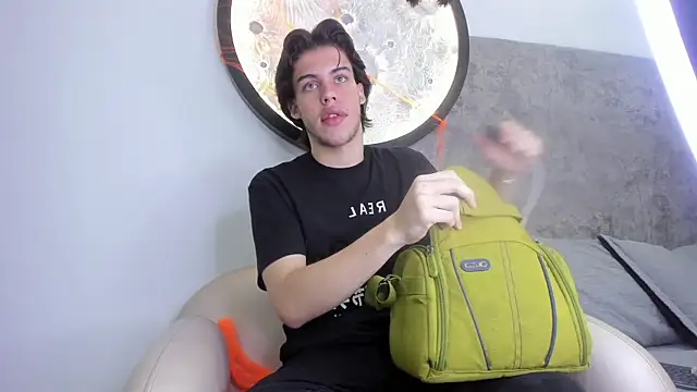 Snapshot of Lucian_grey chatting on October 11, 2025, 3:39 am Lucian grey online show from October 11, 2025, 3:39 am