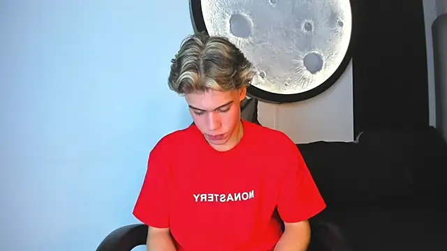 Snapshot of Lucian_grey chatting on November 10, 2025, 5:06 am Lucian grey online show from November 10, 2025, 5:06 am