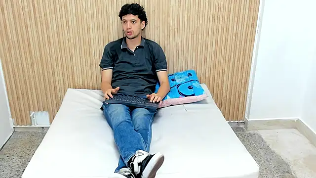 Snapshot of ISRAEL_GRAY chatting on October 18, 2025, 7:25 pm ISRAEL GRAY online show from October 18, 2025, 7:25 pm