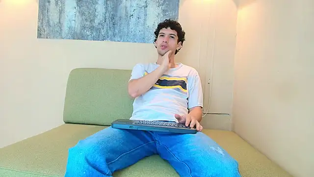 Snapshot of ISRAEL_GRAY chatting on November 8, 2025, 12:38 pm ISRAEL GRAY online show from November 8, 2025, 12:38 pm