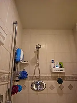 Snapshot of Roddog18 chatting on October 22, 2025, 5:08 am Roddog18 online show from October 22, 2025, 5:08 am