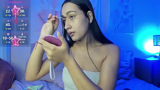 Snapshot of Nikolbrice chatting on November 16, 2025, 7:08 pm Nikolbrice online show from November 16, 2025, 7:08 pm