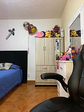 Snapshot of Miichii chatting on October 11, 2025, 12:10 am Miichii online show from October 11, 2025, 12:10 am