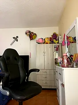 Snapshot of Miichii chatting on October 14, 2025, 11:27 pm Miichii online show from October 14, 2025, 11:27 pm