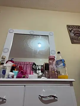 Snapshot of Miichii chatting on November 17, 2025, 10:59 pm Miichii online show from November 17, 2025, 10:59 pm