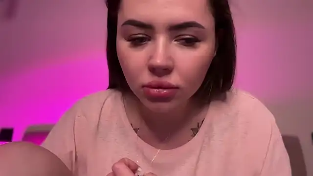 AlmaryKim online show from November 28, 2025, 9:06 pm