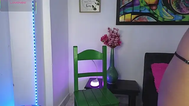 Snapshot of Cleohot999 chatting on October 13, 2025, 6:52 pm Cleohot999 online show from October 13, 2025, 6:52 pm