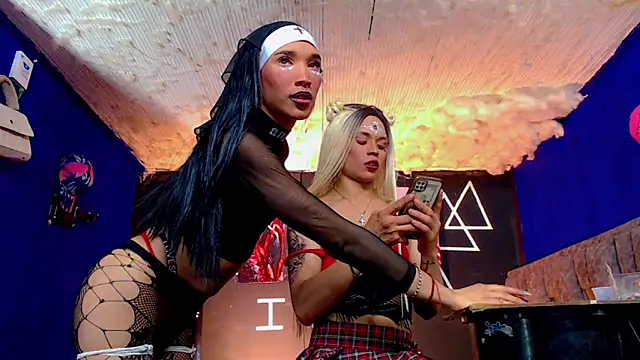 Snapshot of Fersexy_Dolls chatting on November 1, 2025, 5:09 am Fersexy Dolls online show from November 1, 2025, 5:09 am