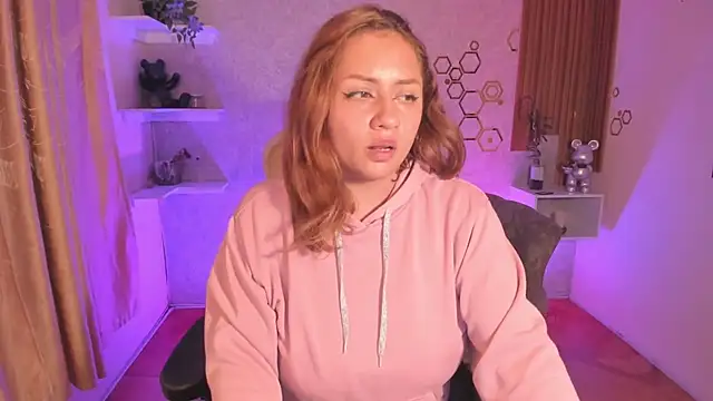 Snapshot of EvelynVega0 chatting on November 6, 2025, 3:07 am EvelynVega0 online show from November 6, 2025, 3:07 am