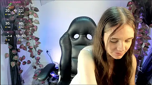 Shinny Crystal online show from October 5, 2025, 1:31 pm