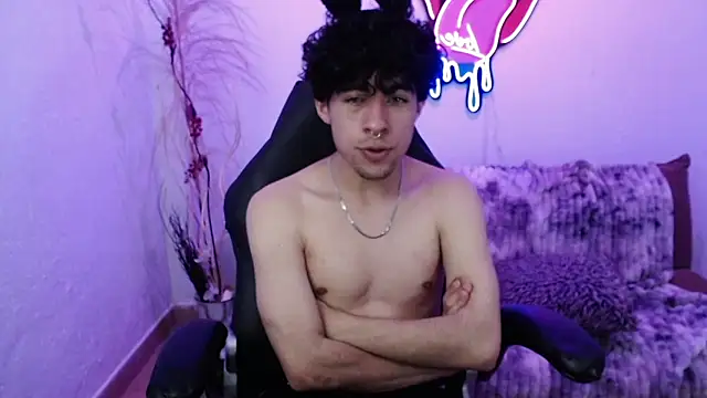 Liil boy online show from November 2, 2025, 4:53 pm