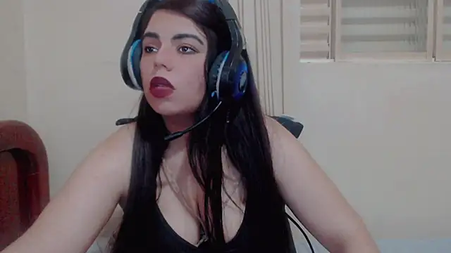 Snapshot of AgathaMendes chatting on October 15, 2025, 12:33 am AgathaMendes online show from October 15, 2025, 12:33 am