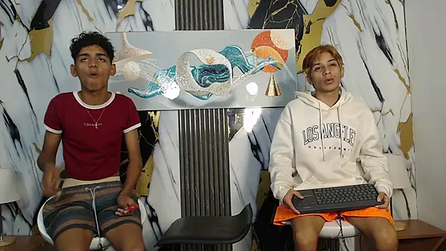 VERY HOT GUYS online show from March 22, 2026, 1:20 am