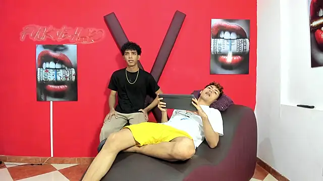 VERY HOT GUYS online show from April 10, 2026, 7:18 pm