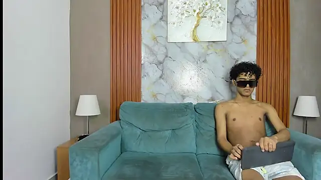 Snapshot of VERY_HOT_GUYS chatting on May 29, 2026, 7:17 am VERY HOT GUYS online show from May 29, 2026, 7:17 am
