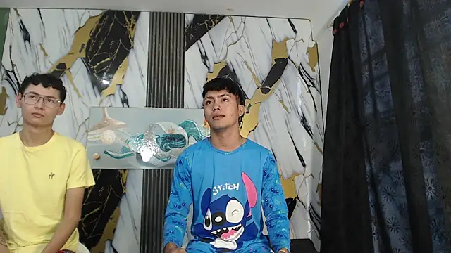 VERY HOT GUYS online show from July 16, 2026, 1:17 pm