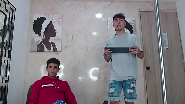 VERY HOT GUYS online show from August 9, 2026, 1:29 am