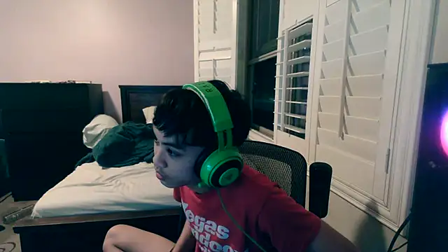 youngasianboy2007 online show from February 8, 2026, 8:29 am