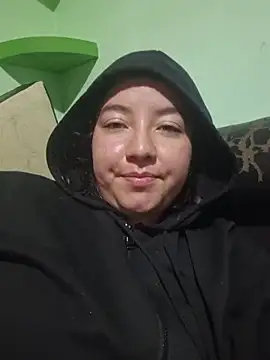 annyaparis online show from November 19, 2025, 12:10 am