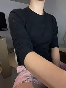 Snapshot of LiamMyst chatting on October 26, 2025, 12:38 am LiamMyst online show from October 26, 2025, 12:38 am