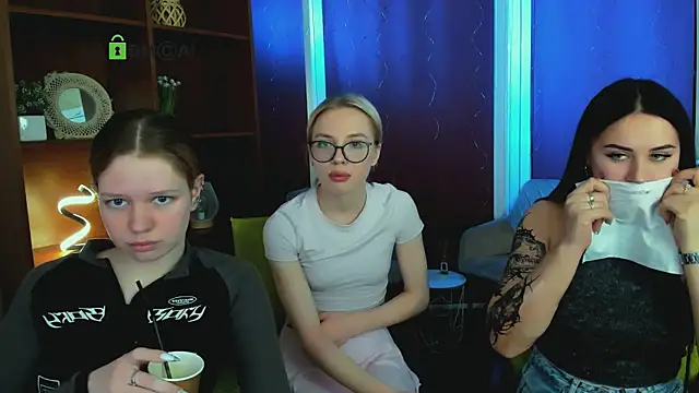Snapshot of vivy_star1 chatting on March 30, 2026, 6:42 pm vivy star1 online show from March 30, 2026, 6:42 pm