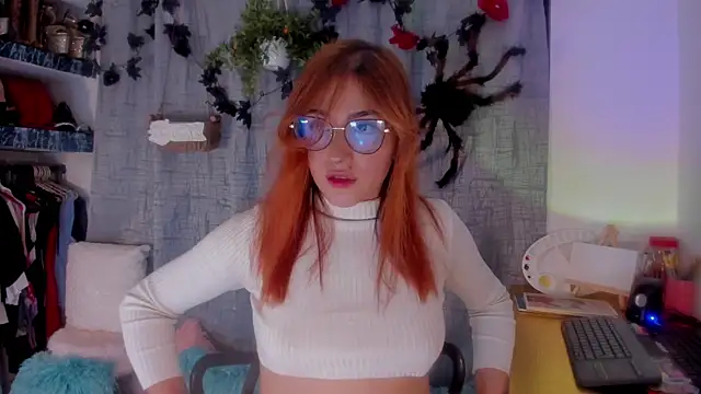 Snapshot of AmaruBloom chatting on October 24, 2025, 5:59 am AmaruBloom online show from October 24, 2025, 5:59 am