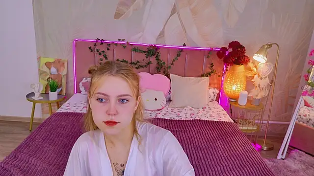 Stellahaart online show from October 7, 2025, 5:37 am