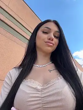 ilariea girl online show from May 7, 2026, 2:55 pm