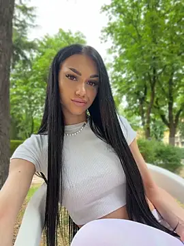 ilariea girl online show from May 8, 2026, 3:39 pm