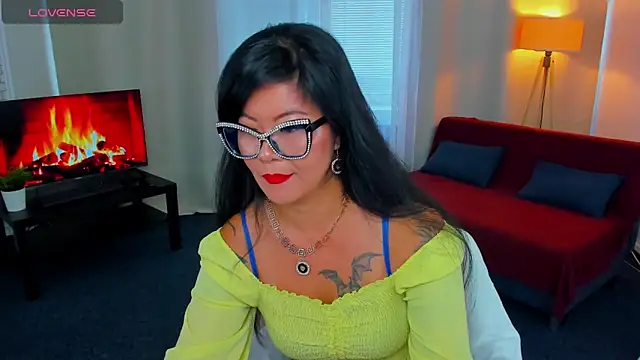 BeckySunday online show from October 1, 2025, 12:44 pm