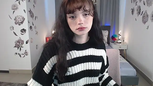 Snapshot of MileyRood chatting on October 13, 2025, 11:27 pm MileyRood online show from October 13, 2025, 11:27 pm