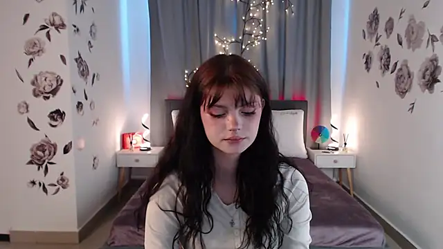 Snapshot of MileyRood chatting on November 6, 2025, 11:37 pm MileyRood online show from November 6, 2025, 11:37 pm