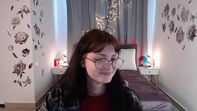 Snapshot of MileyRood chatting on November 7, 2025, 11:38 pm MileyRood online show from November 7, 2025, 11:38 pm