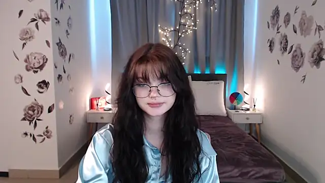 Snapshot of MileyRood chatting on November 10, 2025, 1:15 am MileyRood online show from November 10, 2025, 1:15 am