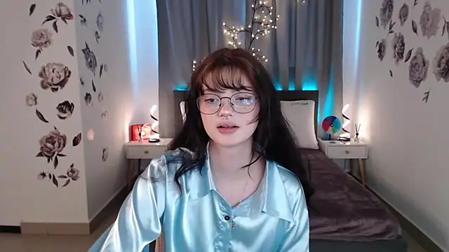 Snapshot of MileyRood chatting on November 14, 2025, 2:10 am MileyRood online show from November 14, 2025, 2:10 am