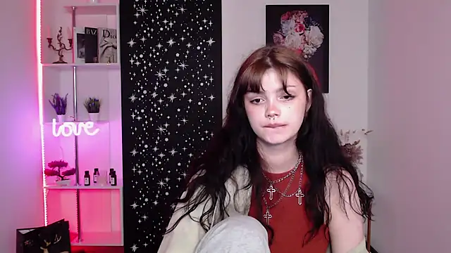 Snapshot of MileyRood chatting on November 18, 2025, 1:55 am MileyRood online show from November 18, 2025, 1:55 am